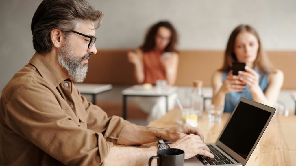 Die Bedeutung von Traffic im Online Marketing: Strategien zur Steigerung von organischen und bezahlten Besuchern